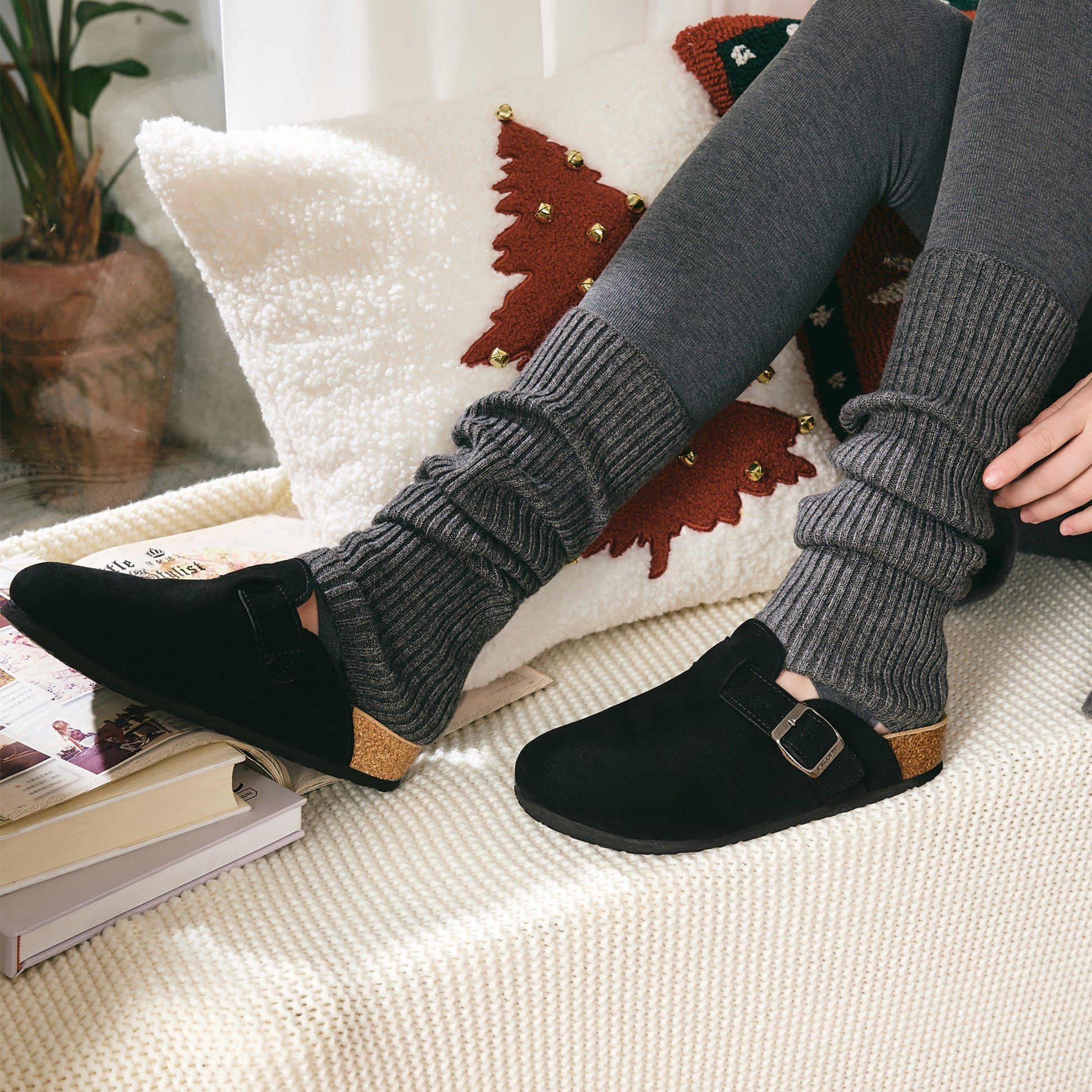 Women’s Suede Clogs with Round Toe