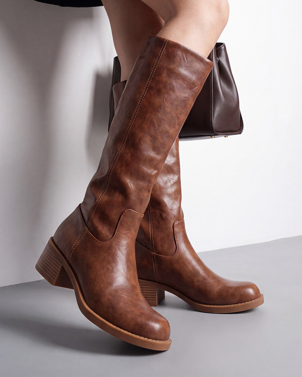 Saddle
